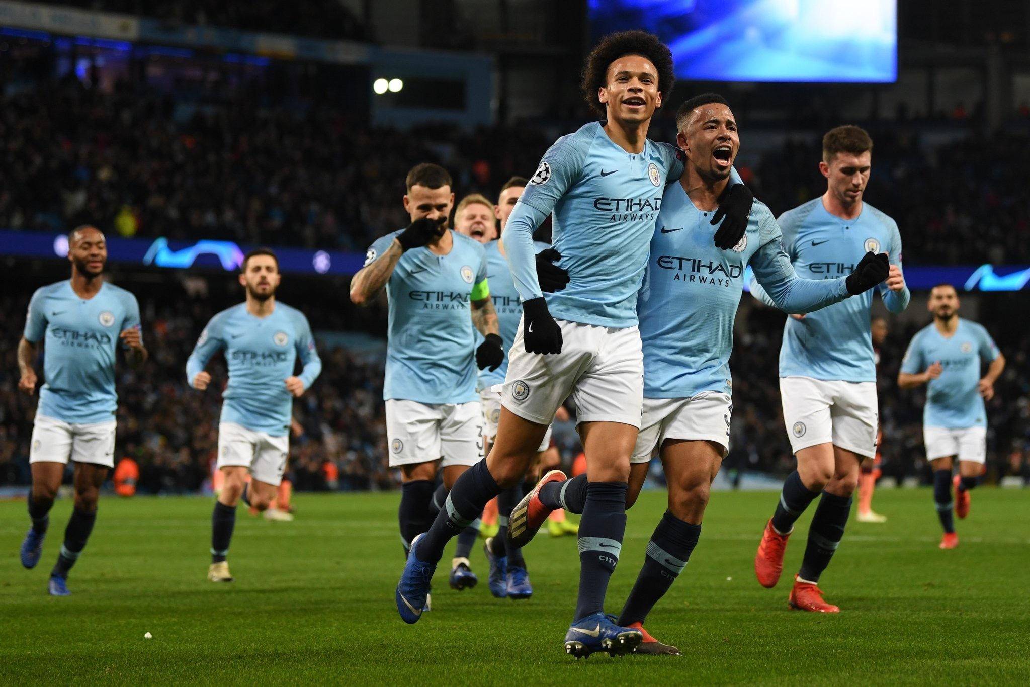 和机遇并存 和机遇并存